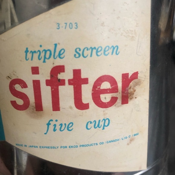 Epic Silver Flour Sifter 5 cup three filter sifter, also works as a display - Picture 6 of 12